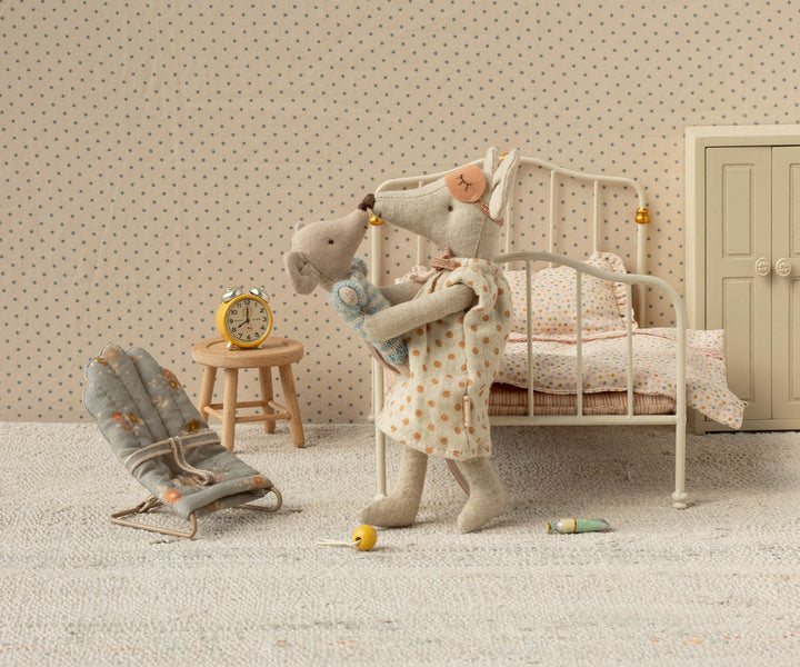 Maileg Nightgown, Mum mouse - Light grey image 1