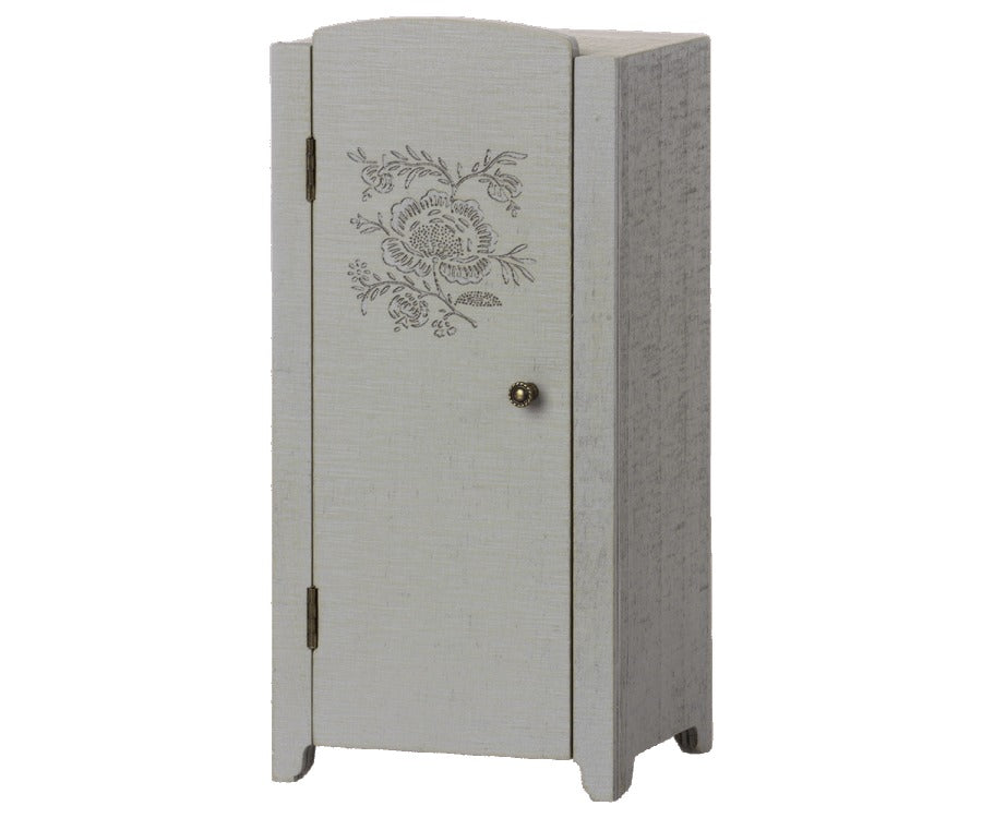 Maileg Miniature Closets image 4