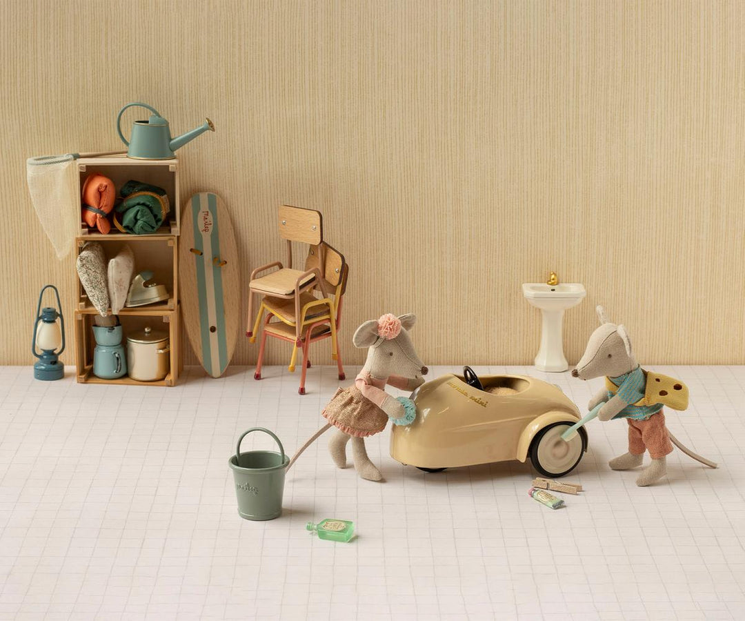 Maileg Car, Mouse - Wheat
