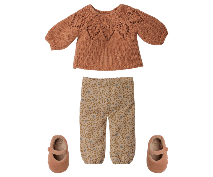 A Maileg outfit for the size 3 bunny featuring knitted sweater, floral pants, and matching shoes
