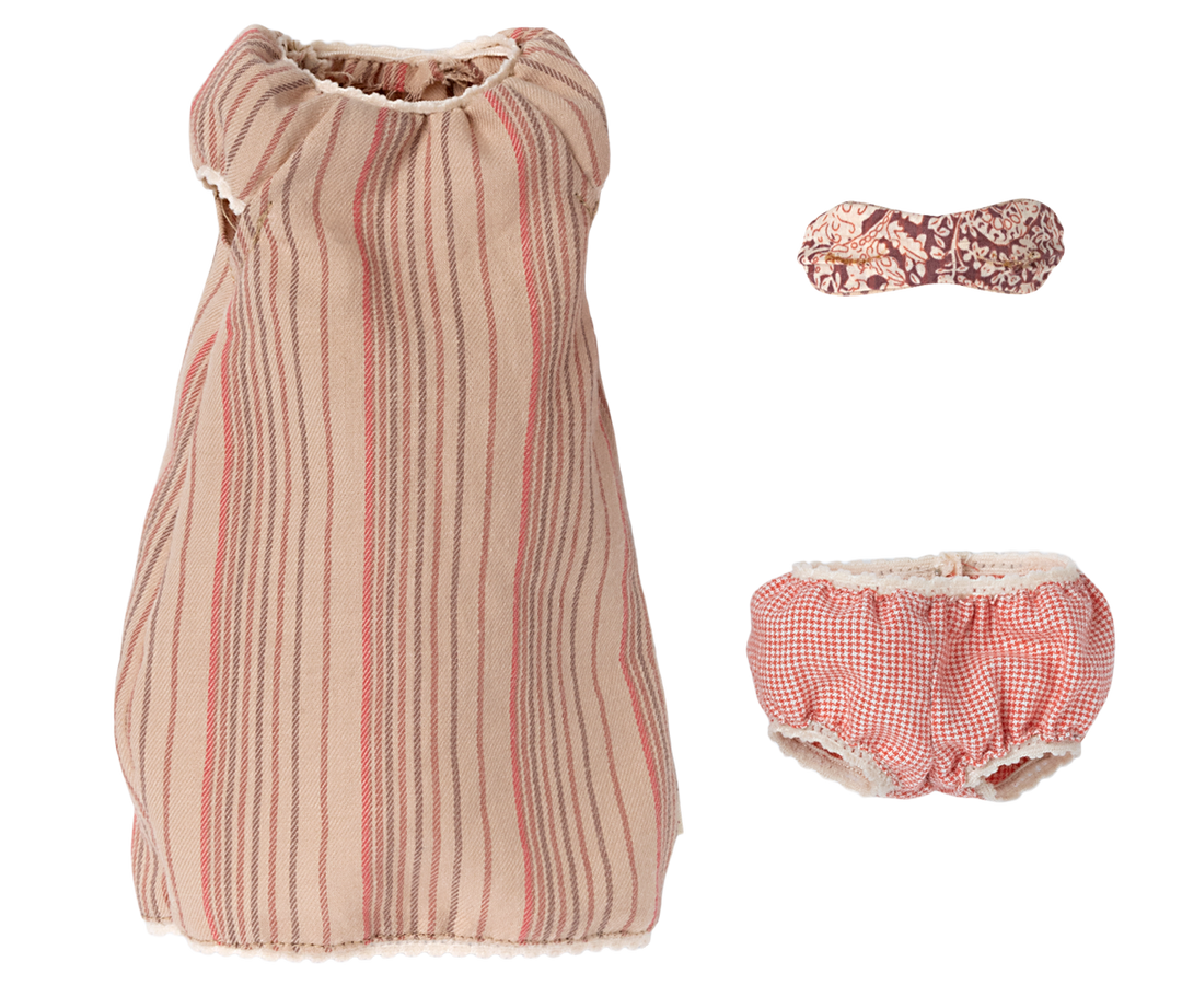 Maileg Medium Mouse in Nightgown