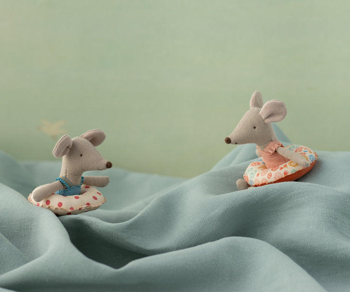 Maileg Beach Mouse with Float, Little Sister - Flower image 1