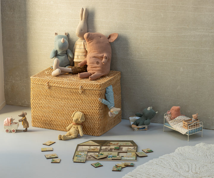 Maileg Mouse Hole Farmhouse Puzzle image 1