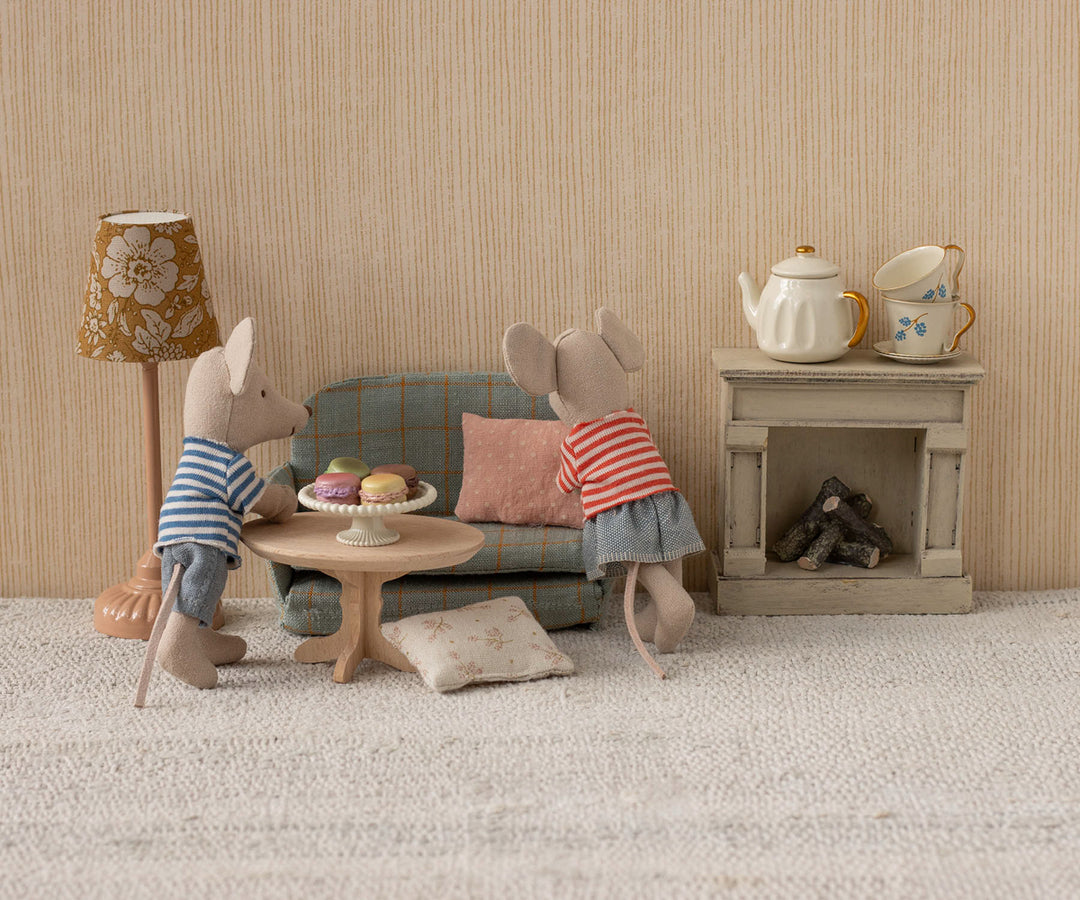 Maileg Oval coffee table, Mouse image 1