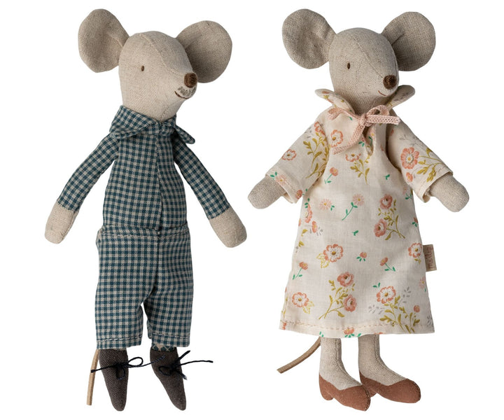 Maileg Grandma and Grandpa Mice in Cigarbox image 2