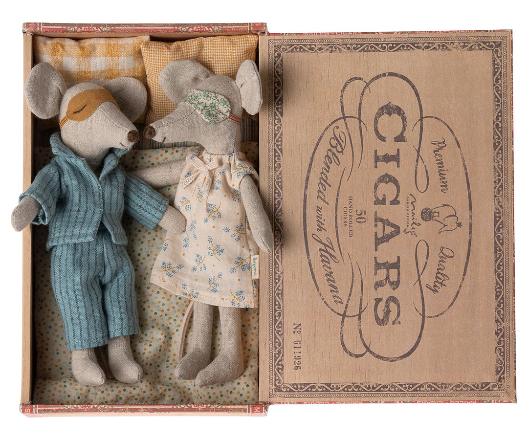 Maileg Mum and Dad Mice in Cigar Box image 2