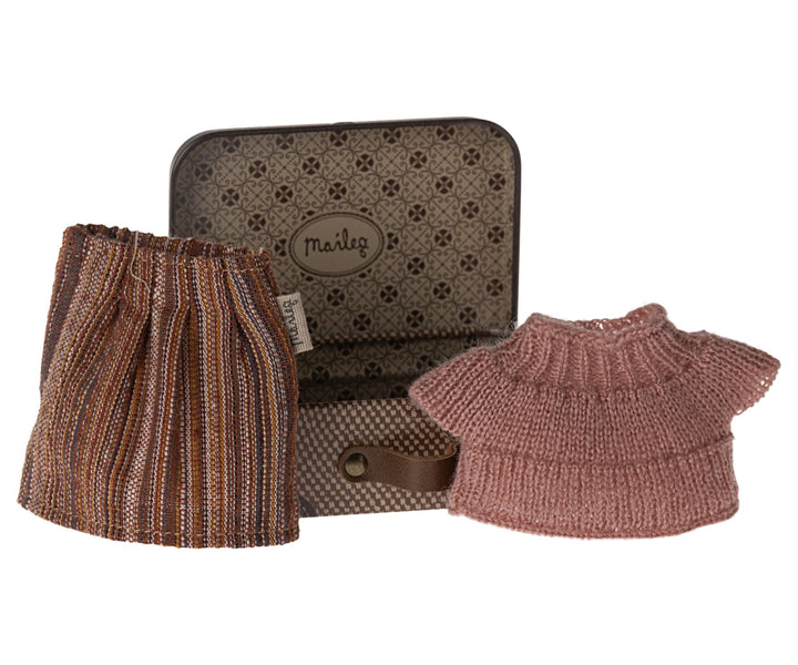 Maileg Knitted Blouse &amp; Skirt in Suitcase, Mouse - Grandma image 1