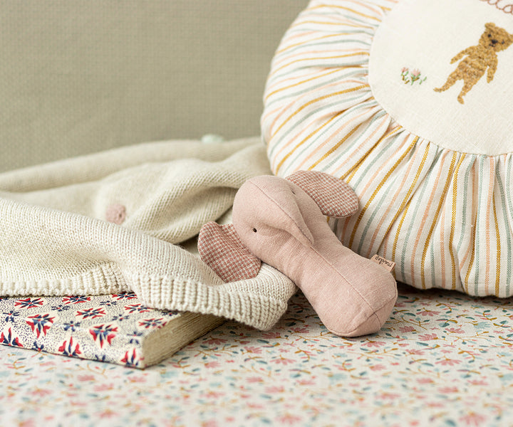 Maileg Lullaby Friends, Elephant Rattle - Rose image 1