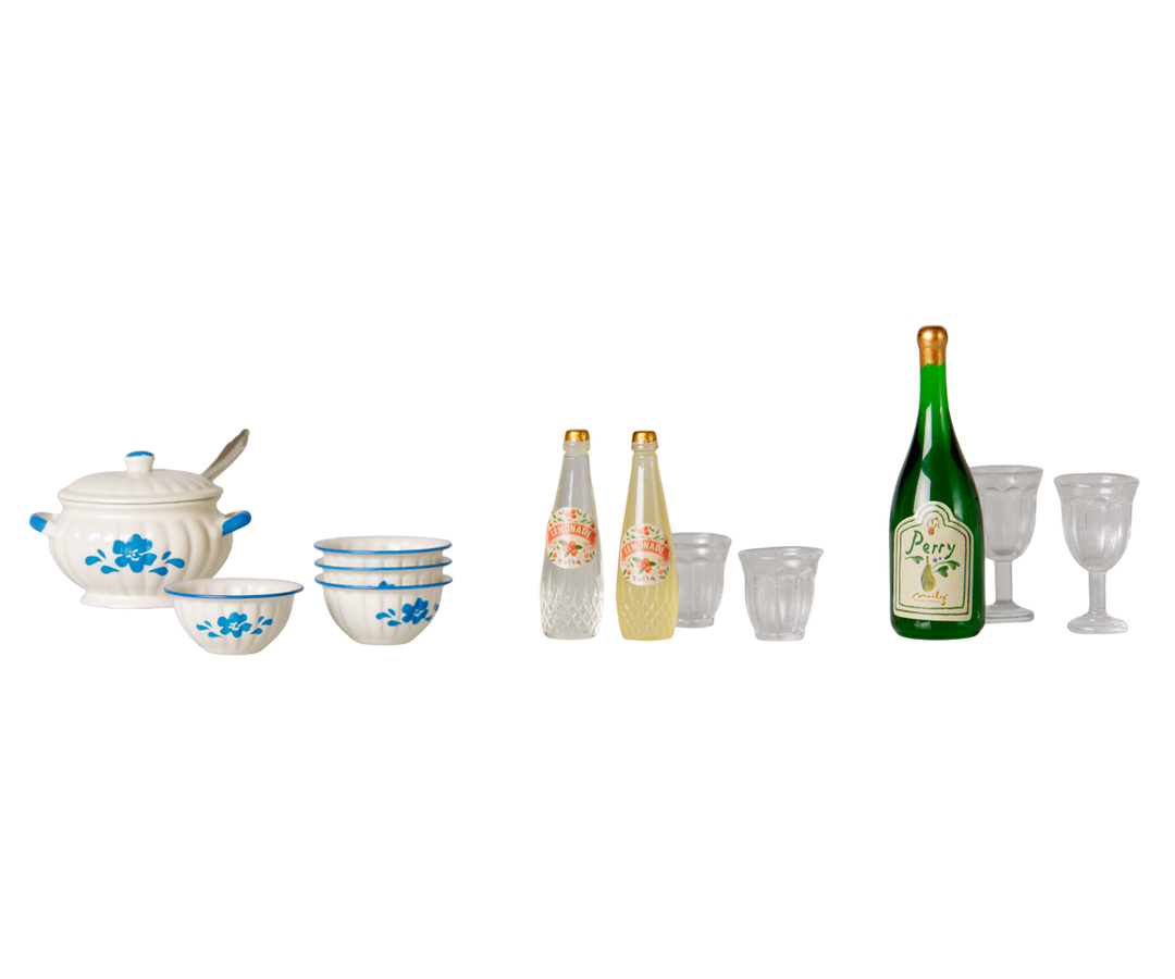 Maileg mouse soup set with floral soup tureen, miniature bowls, serving spoon, bottles, and drinking glasses.