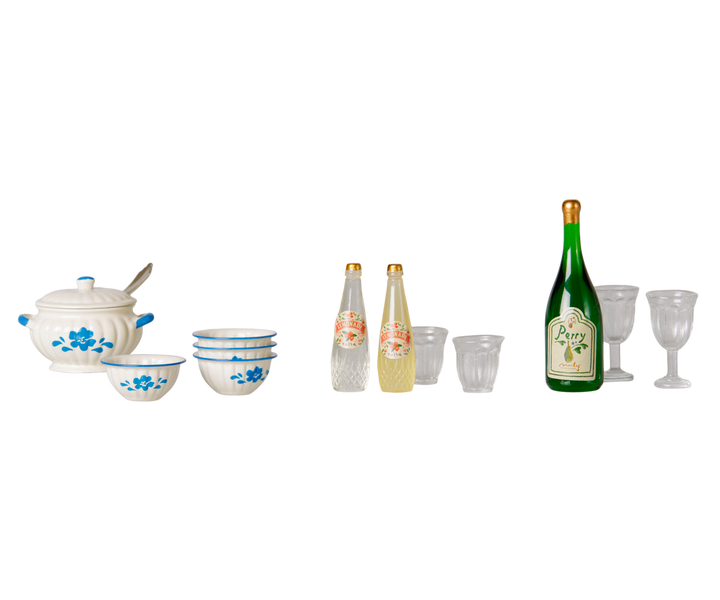 Maileg mouse soup set with floral soup tureen, miniature bowls, serving spoon, bottles, and drinking glasses.